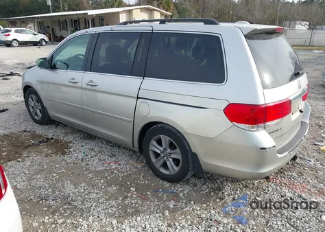 2008 Honda Odyssey Touring z USA, uszkodzony, nr VIN 5FNRL38978B004224